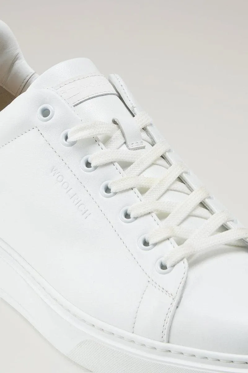 Sneakers classic court in morbida pelle con dettagli a contrasto