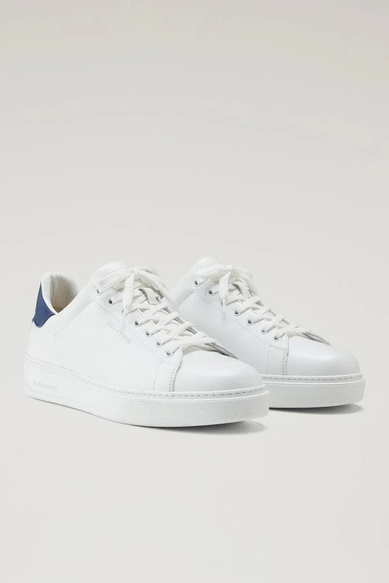 Sneakers classic court in morbida pelle con dettagli a contrasto