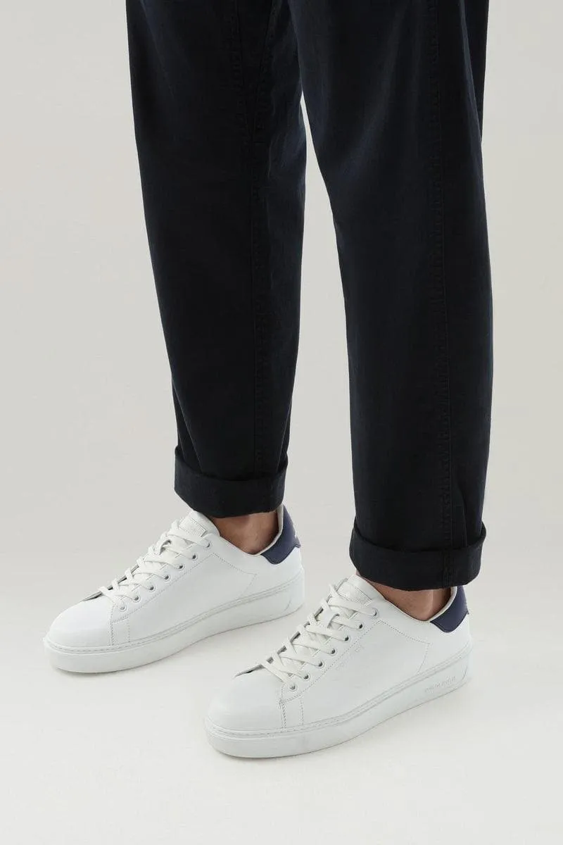 Sneakers classic court in morbida pelle con dettagli a contrasto